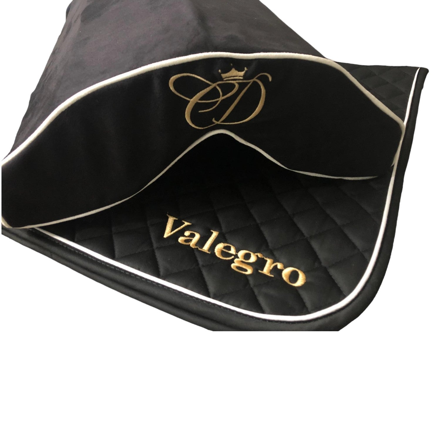 SaddleMattress TM Vertex OWN logo with matching Black saddle pad
