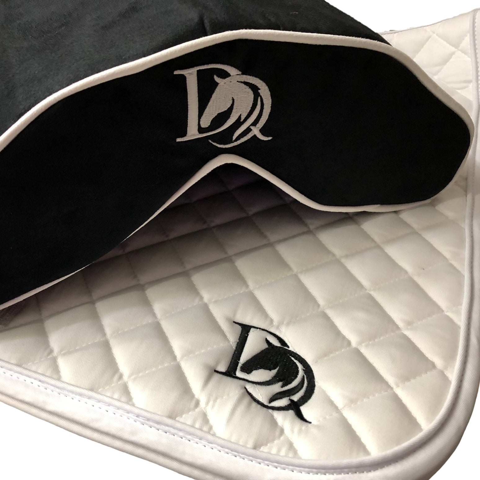SaddleMattress TM Vertex OWN logo with matching white saddle pad