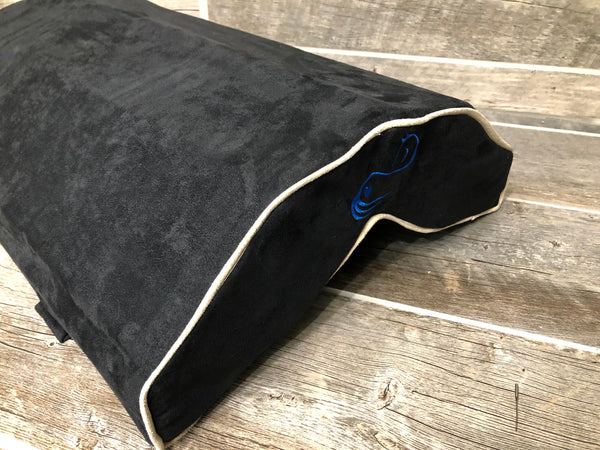 Vertex Blue Horse Silhouette in Black