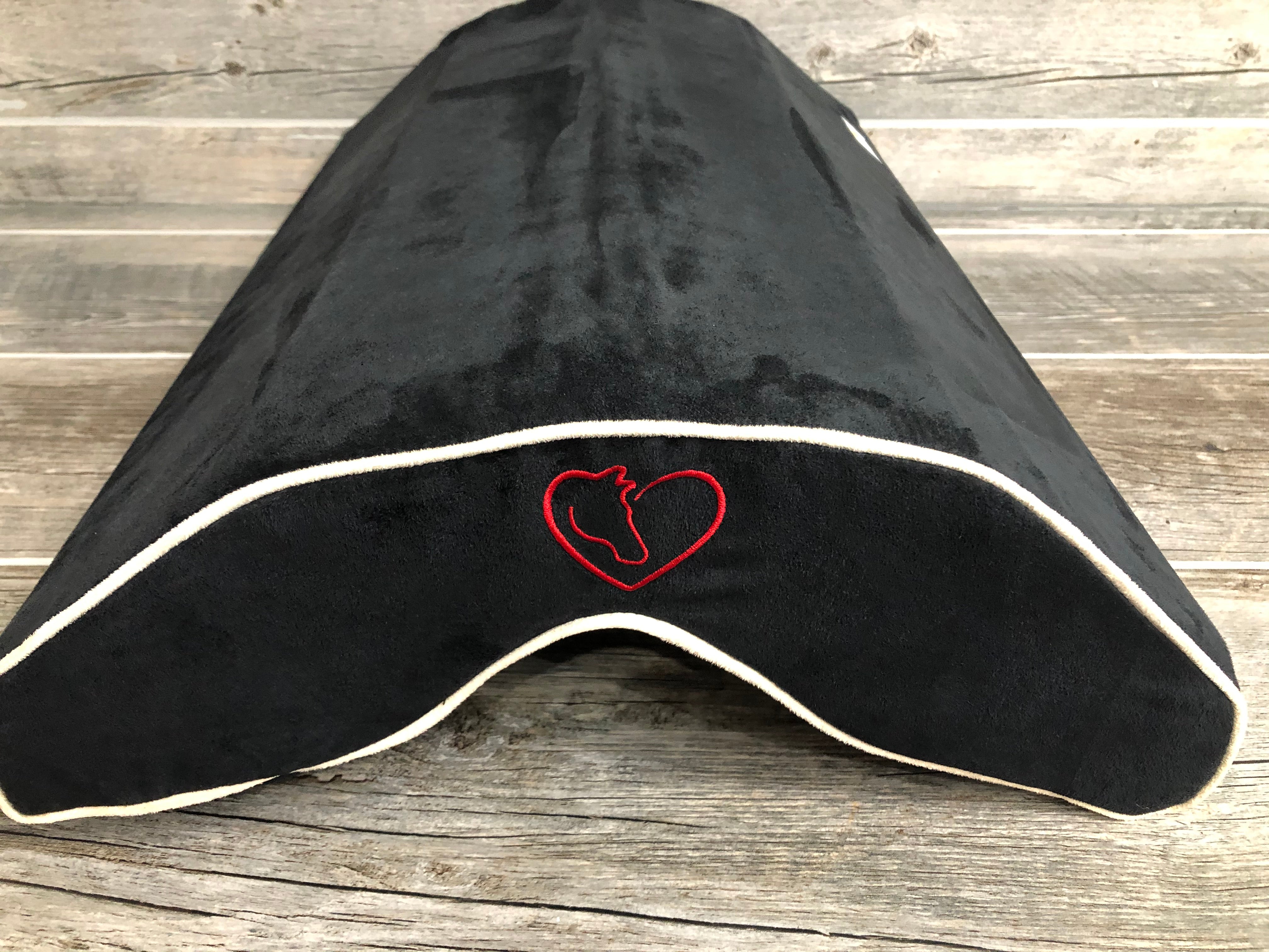 SaddleMattress Vertex Horse and Heart in Black with Cream Piping