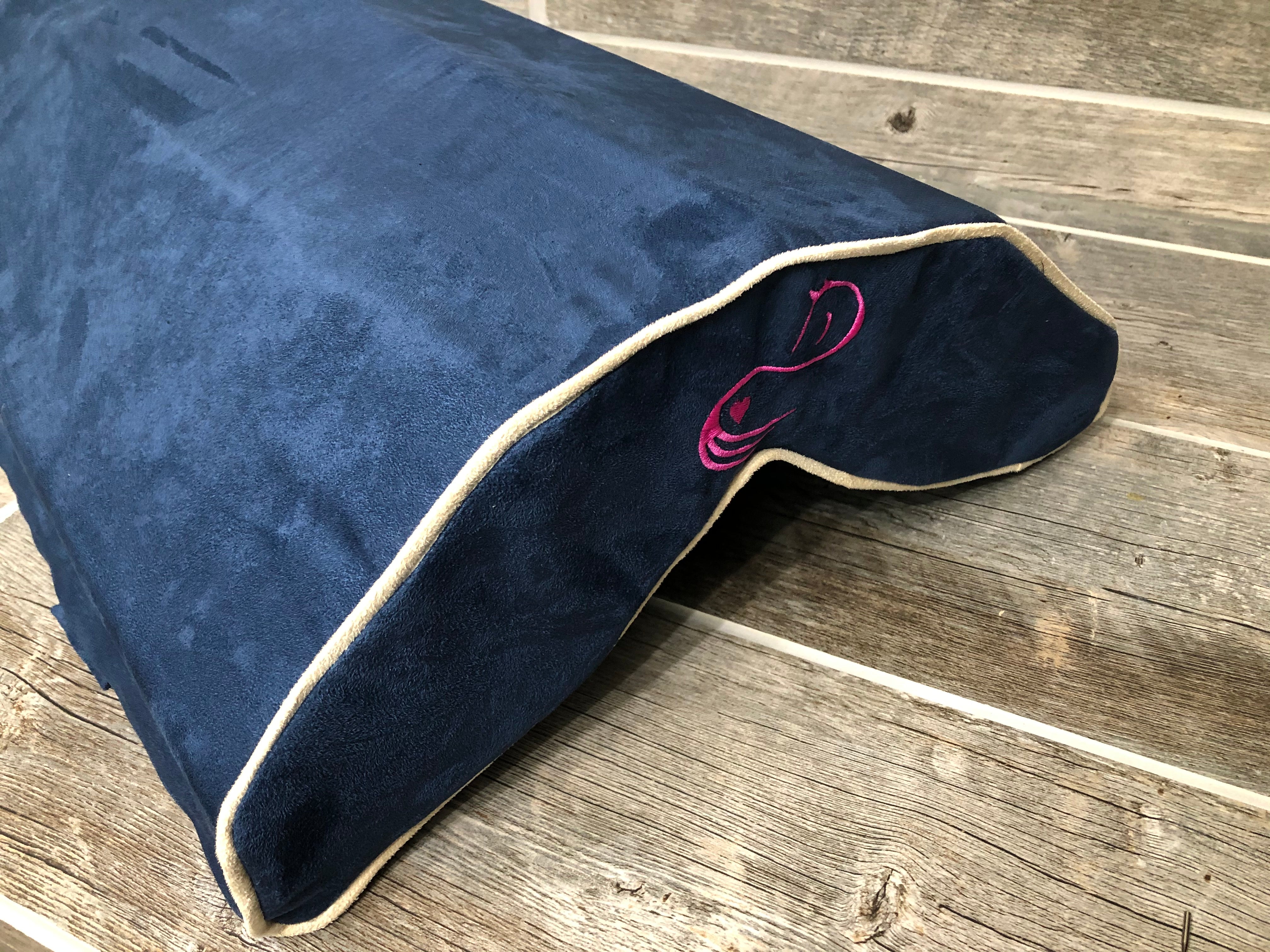 Vertex Pink horse Silhouette in Dark Blue