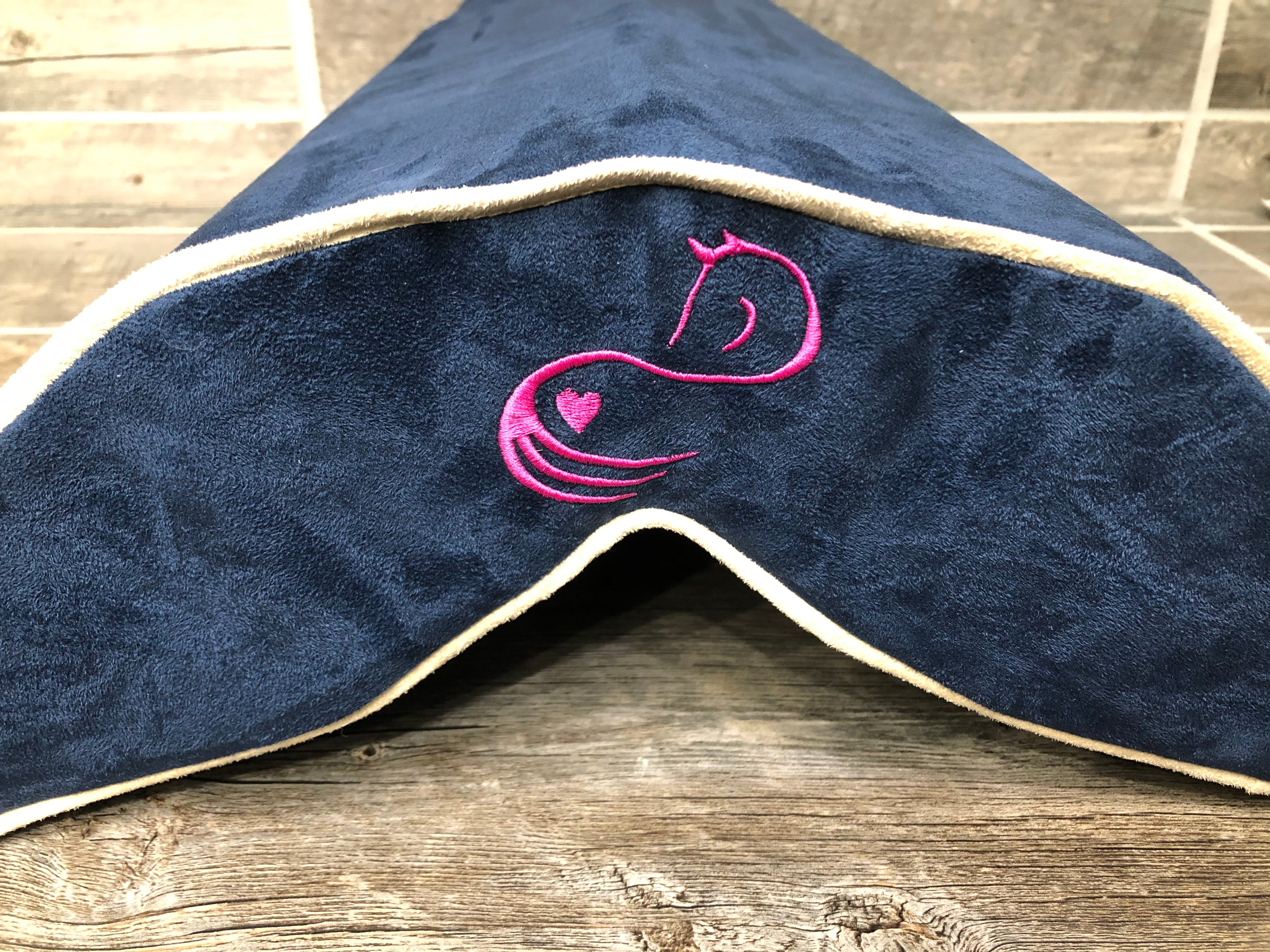 Vertex Pink horse Silhouette in Dark Blue