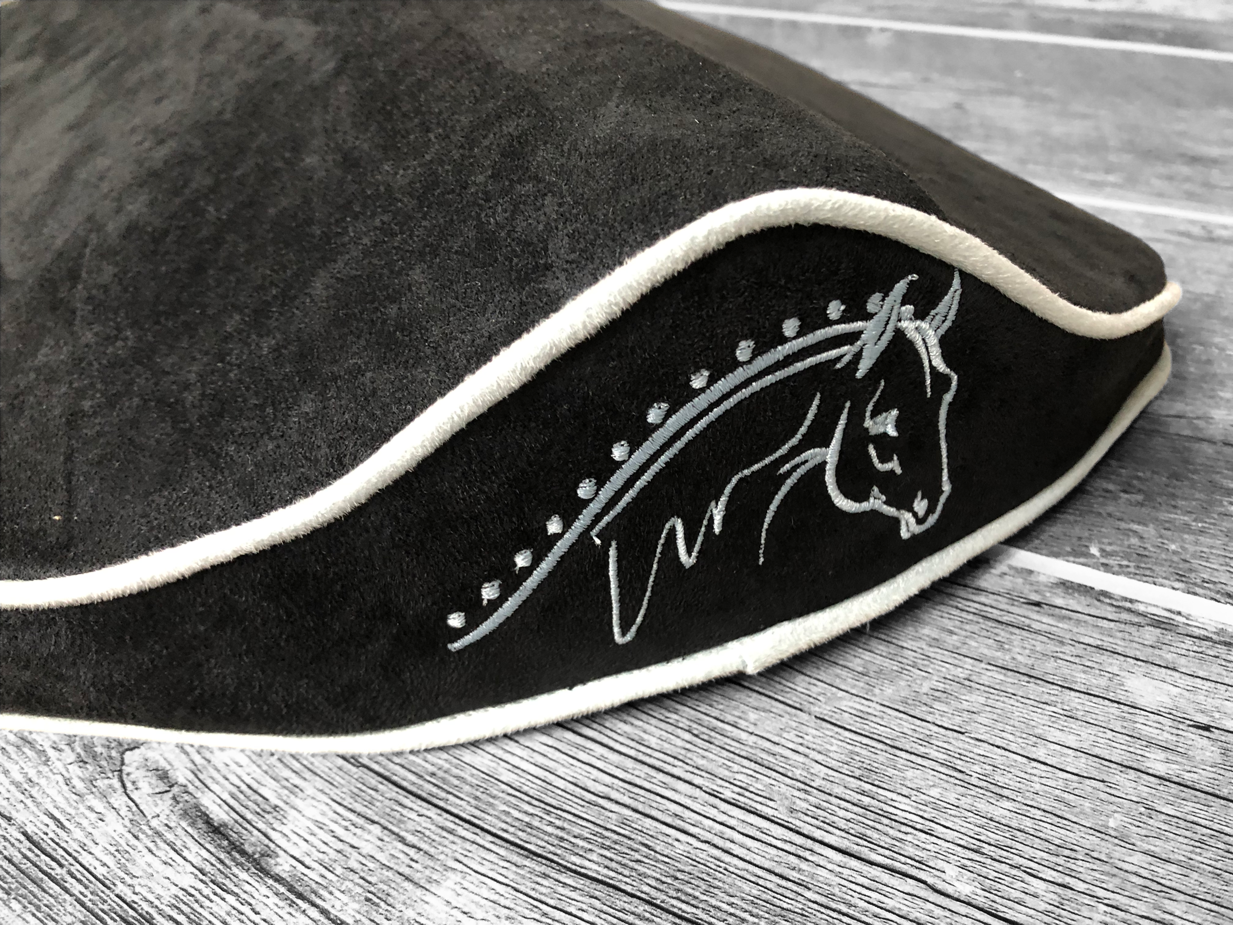 SaddleMattress Supreme Show Horse in Black